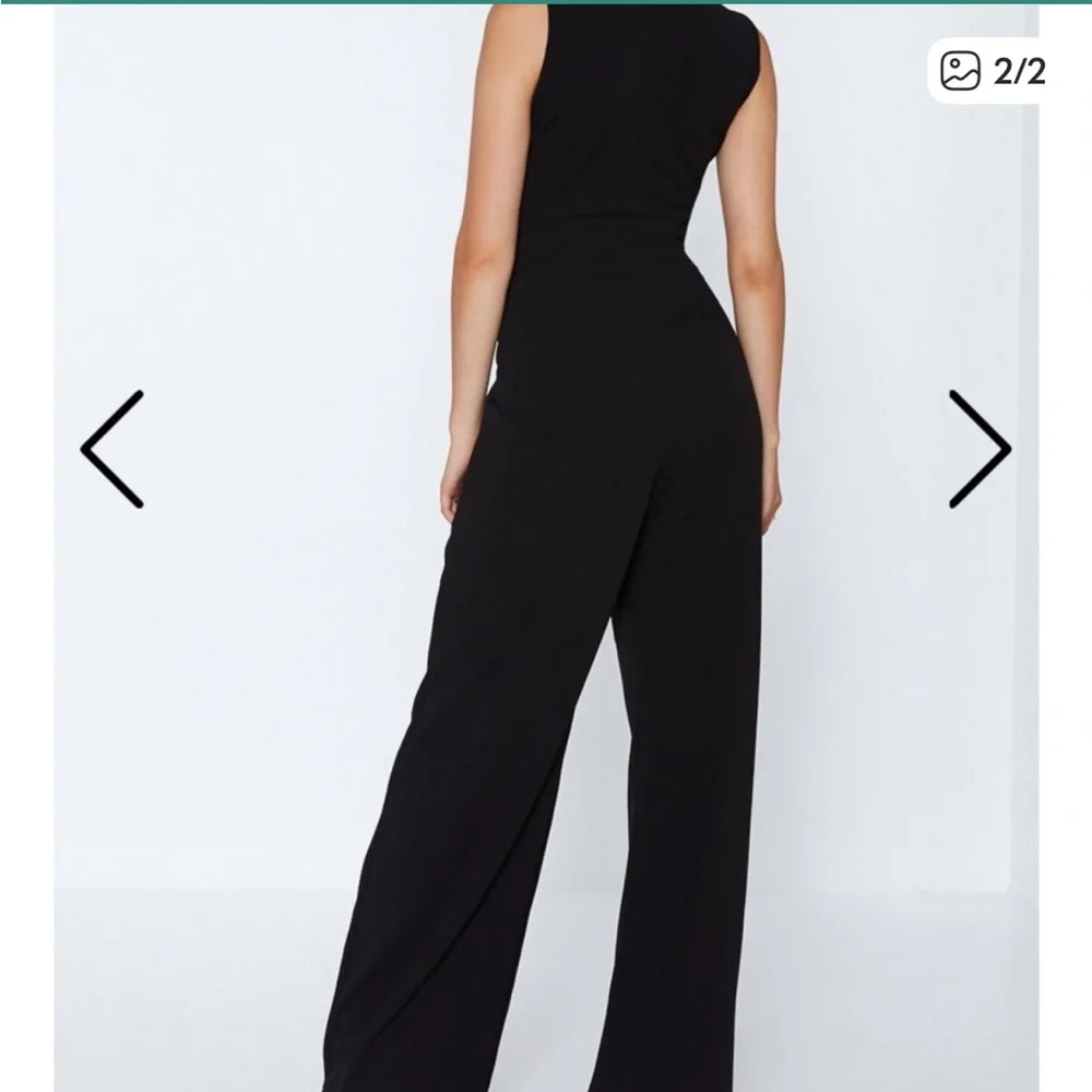 Nasty Gal Black Plunging V-Neck Wide-Leg Jumpsuit - Picture 2 of 7